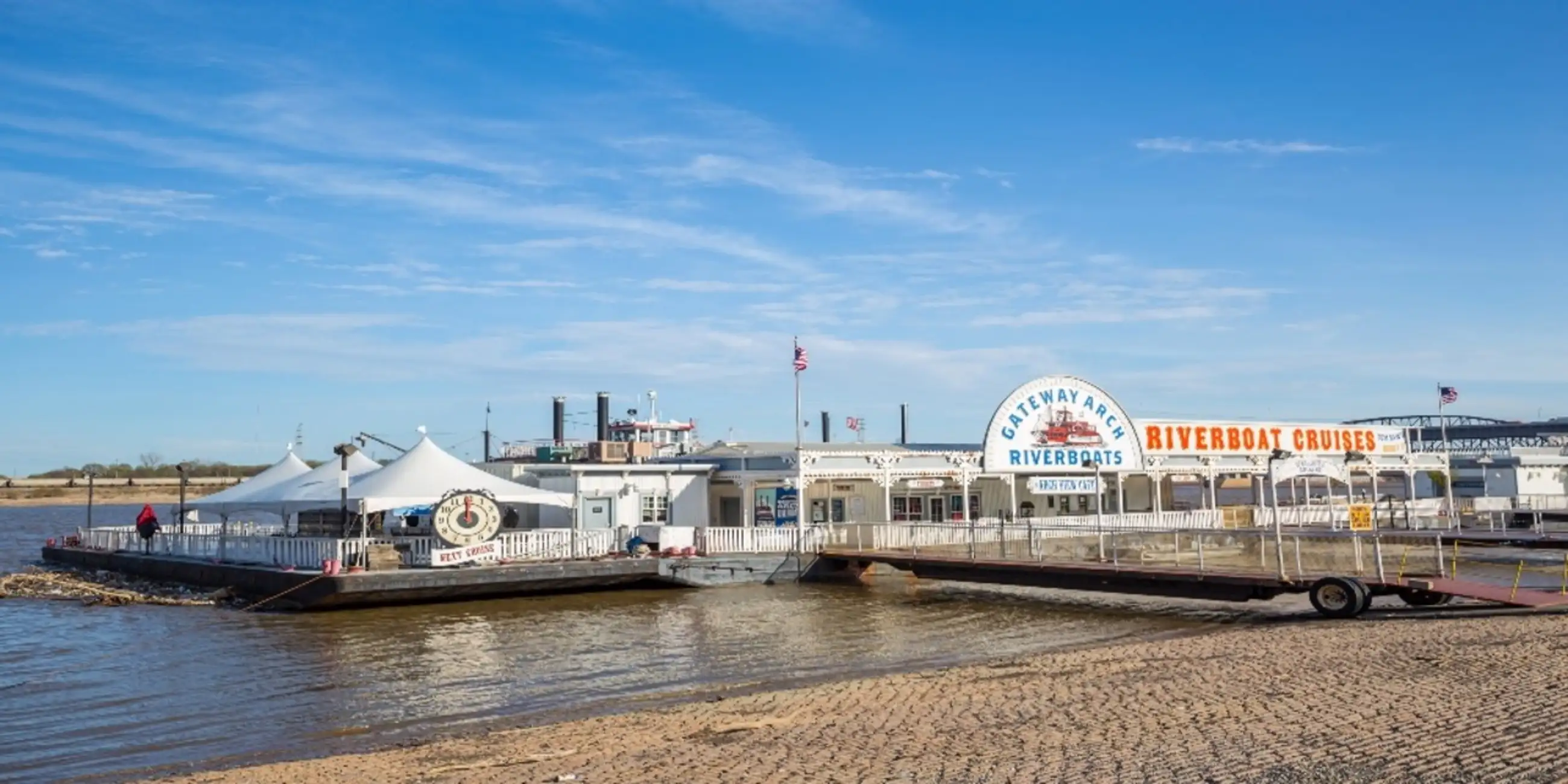 St. Louis : Visite guidée de la ville en petit groupe avec croisière fluviale